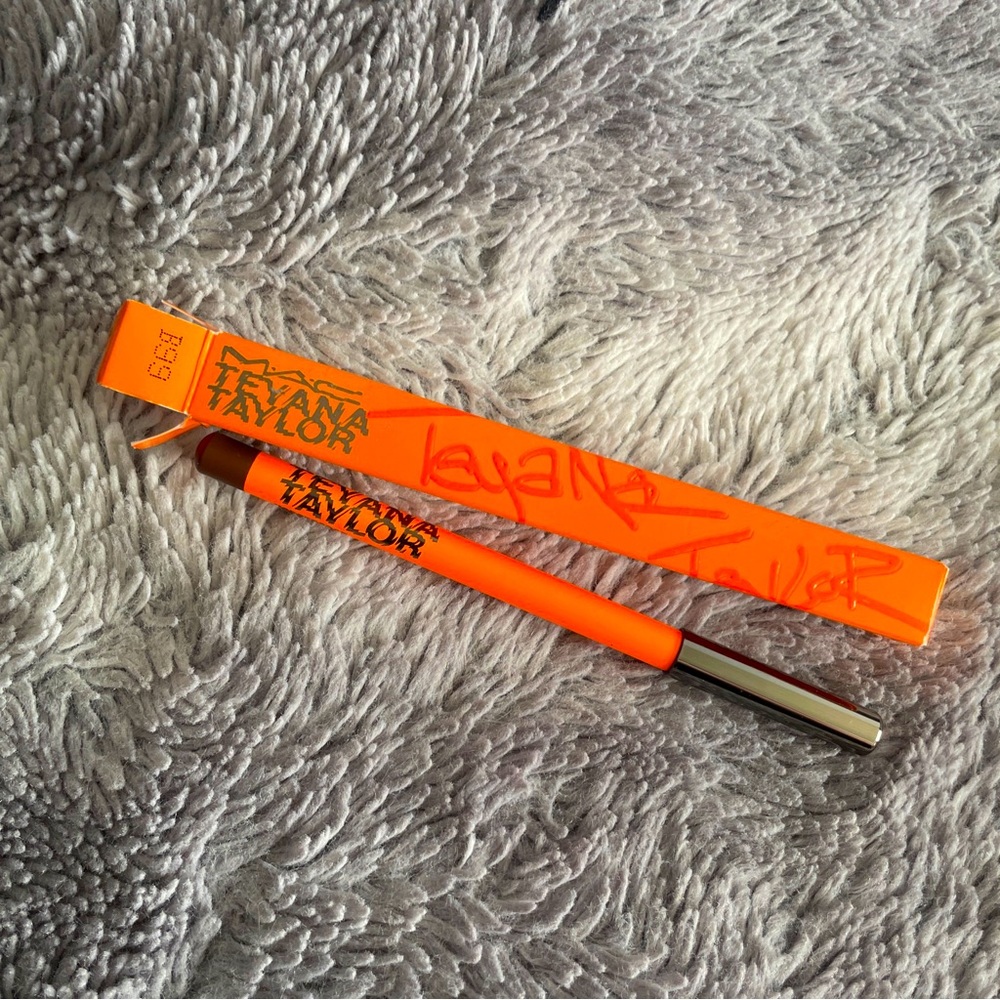 MAC Tayana Taylor Lip Liner *Hodgepodge* NEW